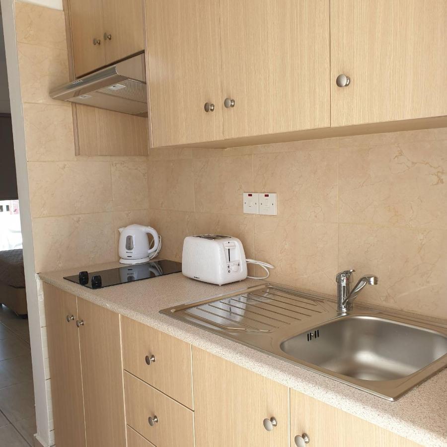 Napa Charles Apts Agia Napa Buitenkant foto